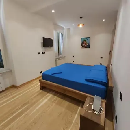 Queen Barbara Genova