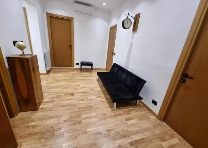 Queen Barbara Генуя