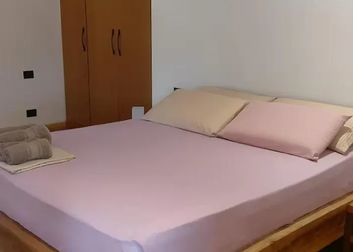 Queen Barbara Гостевой дом Генуя